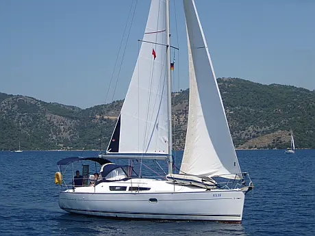 Sun Odyssey 32 i - External image