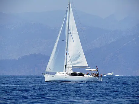 Oceanis 43 - External image